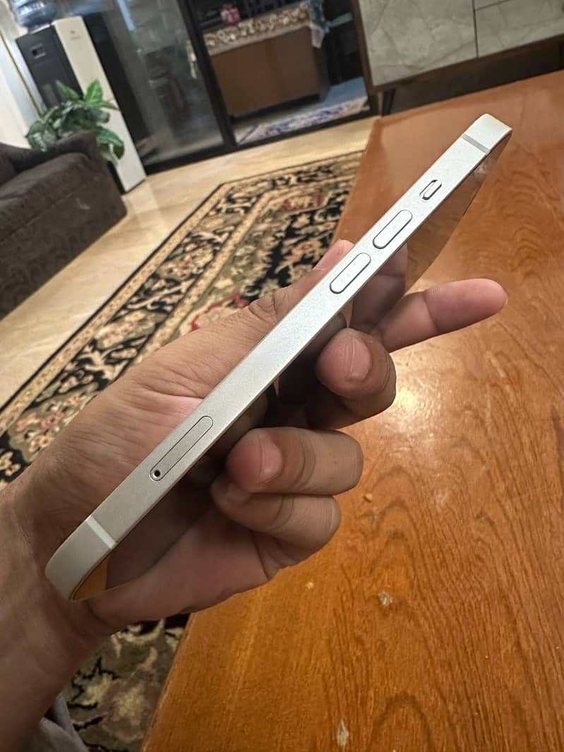 Apple iPhone 14 1