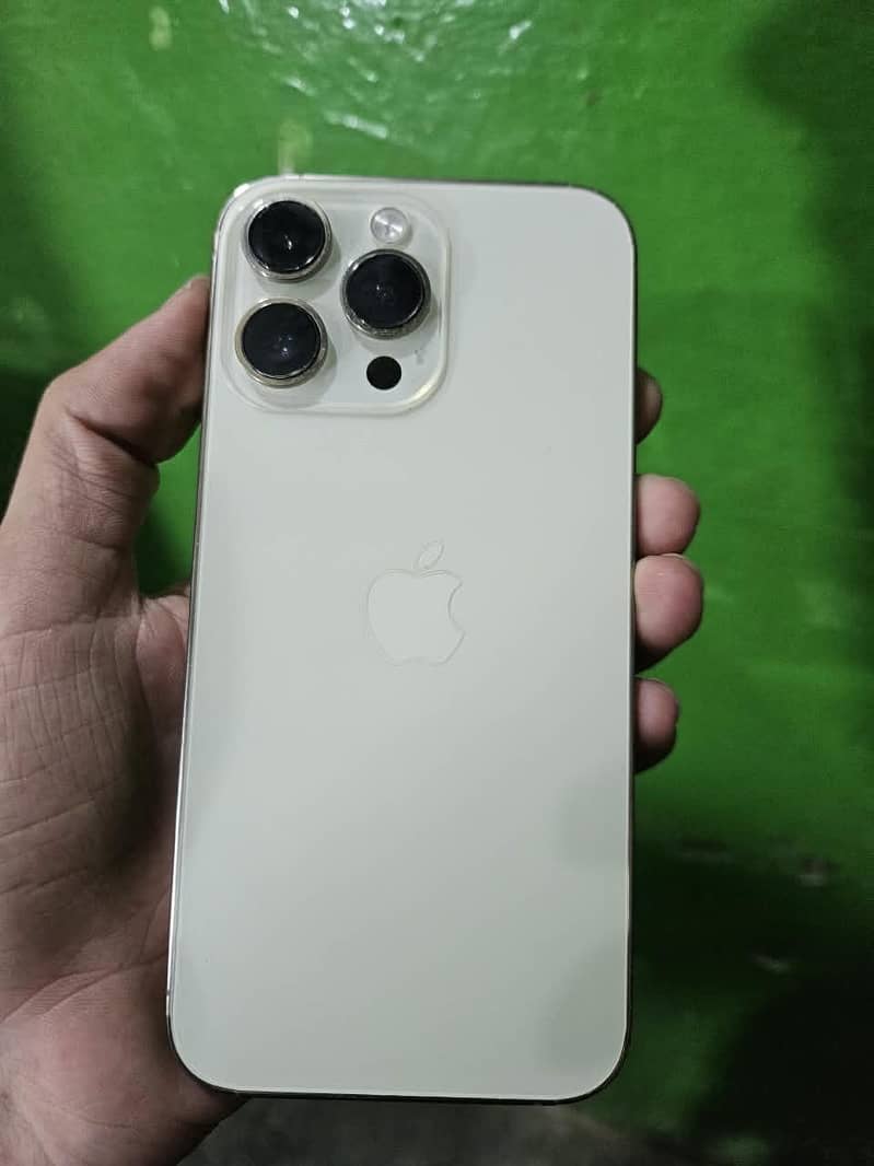 Apple iPhone 14 Pro Max 2
