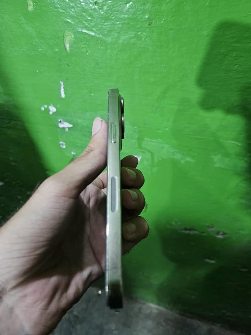 Apple iPhone 14 Pro Max 4