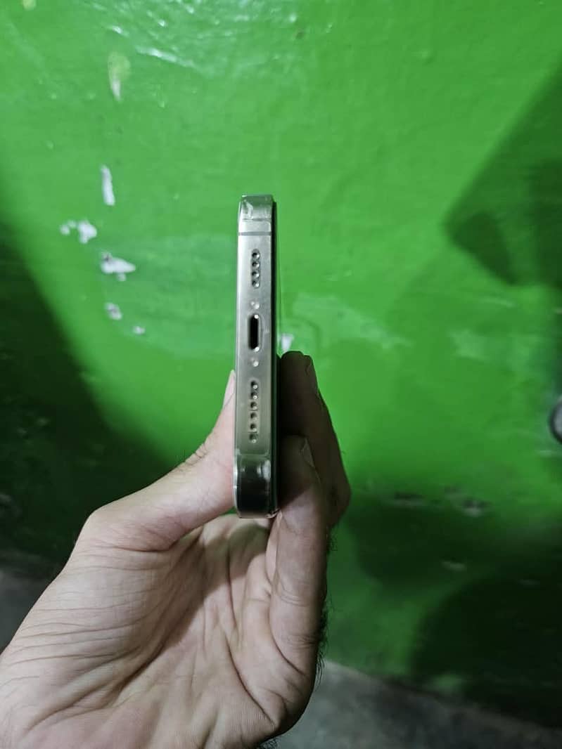 Apple iPhone 14 Pro Max 6
