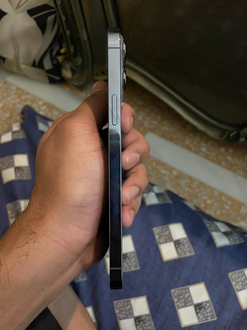 Apple iPhone 13 Pro Max 3
