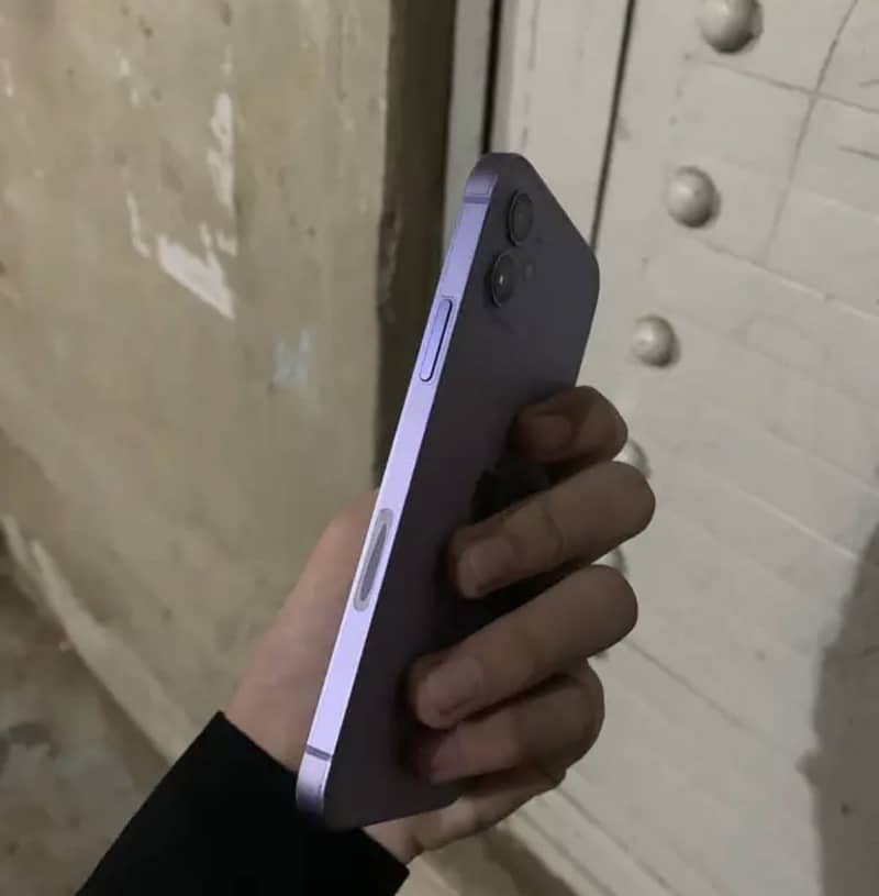Apple iPhone 12 2