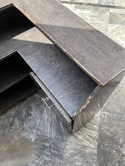 Office table