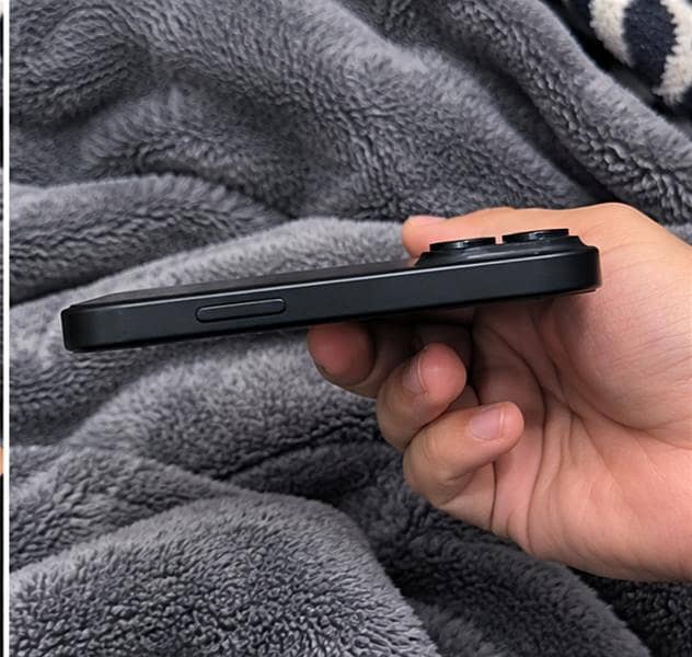 Apple iPhone 15 plus 2