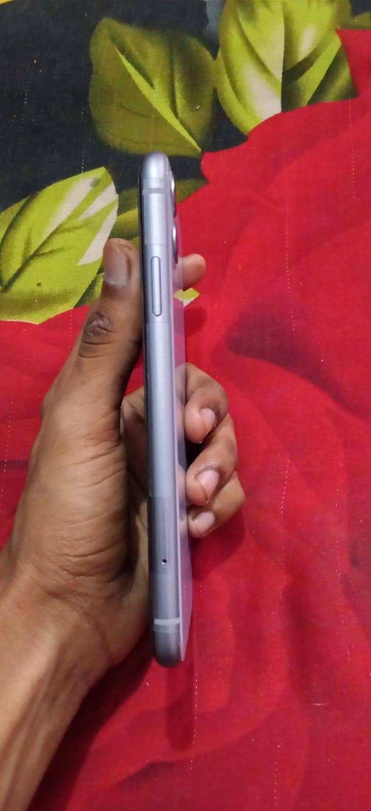 Apple iPhone 11 3
