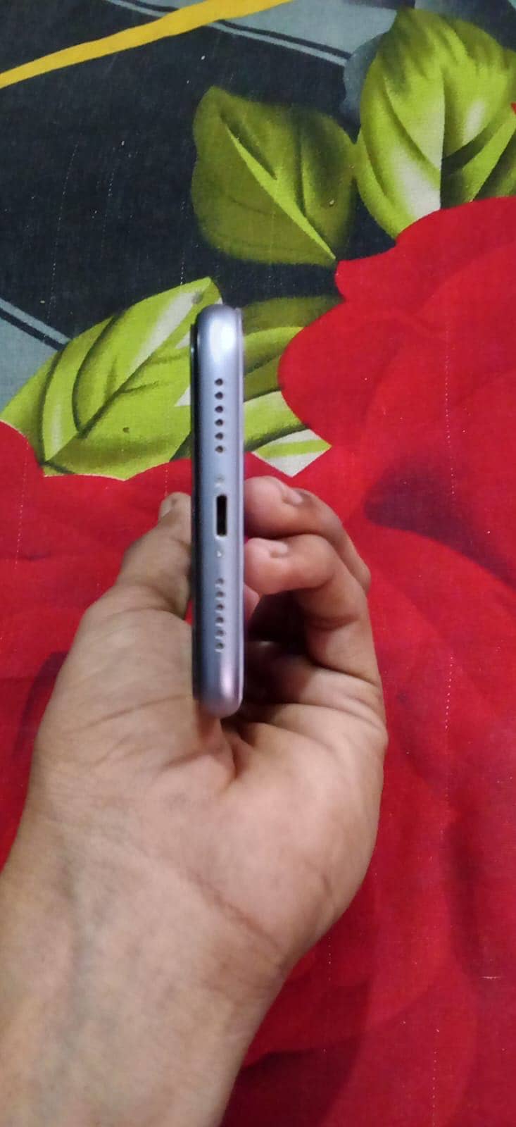 Apple iPhone 11 4