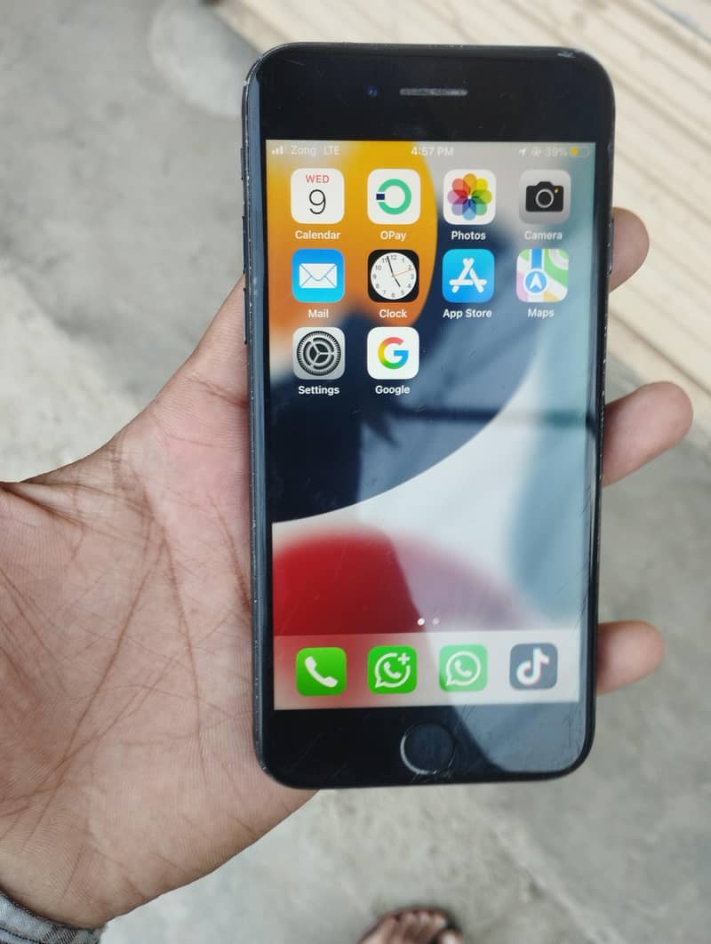 Apple iPhone 7 0
