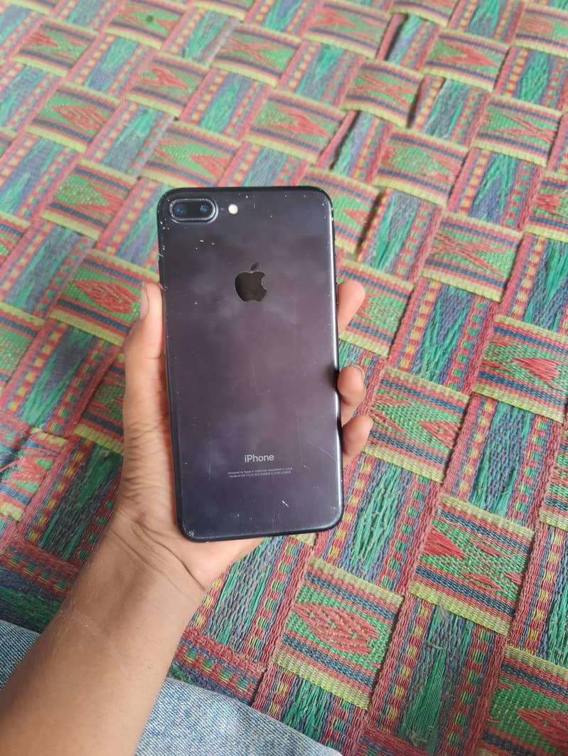 Apple iPhone 7 Plus 4