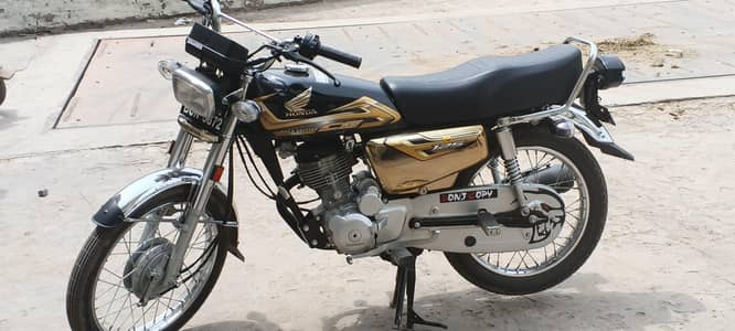Honda 125 2026 model self start black and golden odition