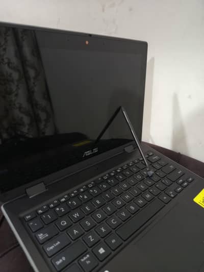 Asus BR100 2-in-1 Pen included