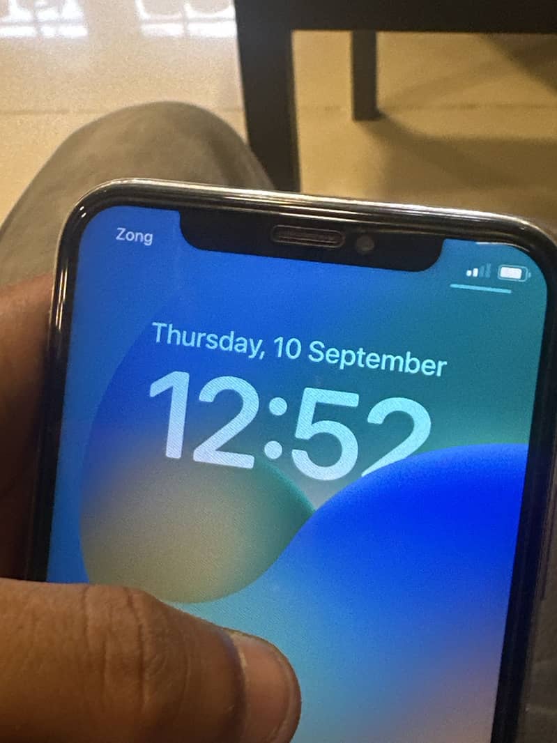 Apple iPhone X 4