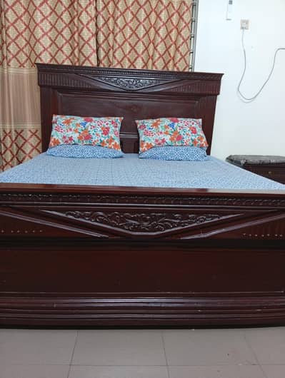 wooden king size bed