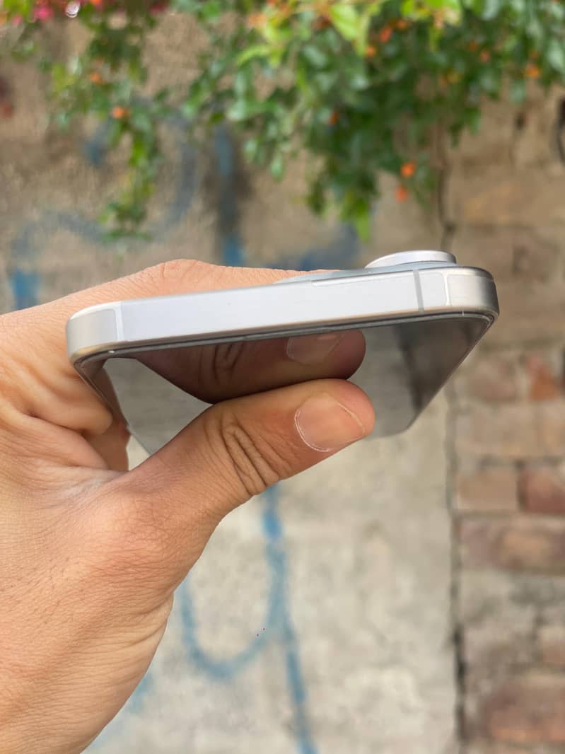 Apple iPhone 15 Pro Max 3