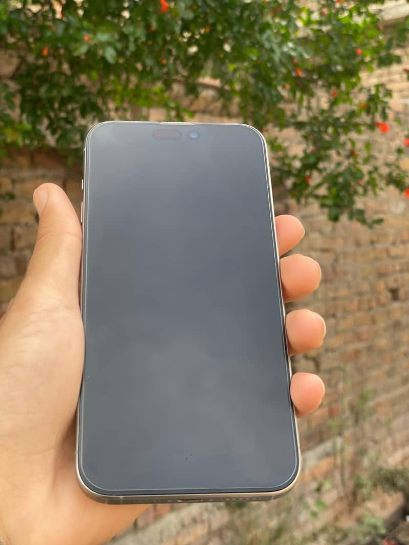 Apple iPhone 15 Pro Max 6