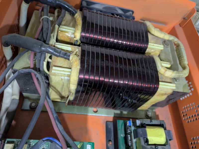 6000 w ups 3