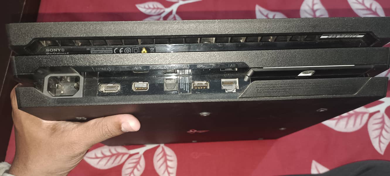 PS4 PRO 1TB 2