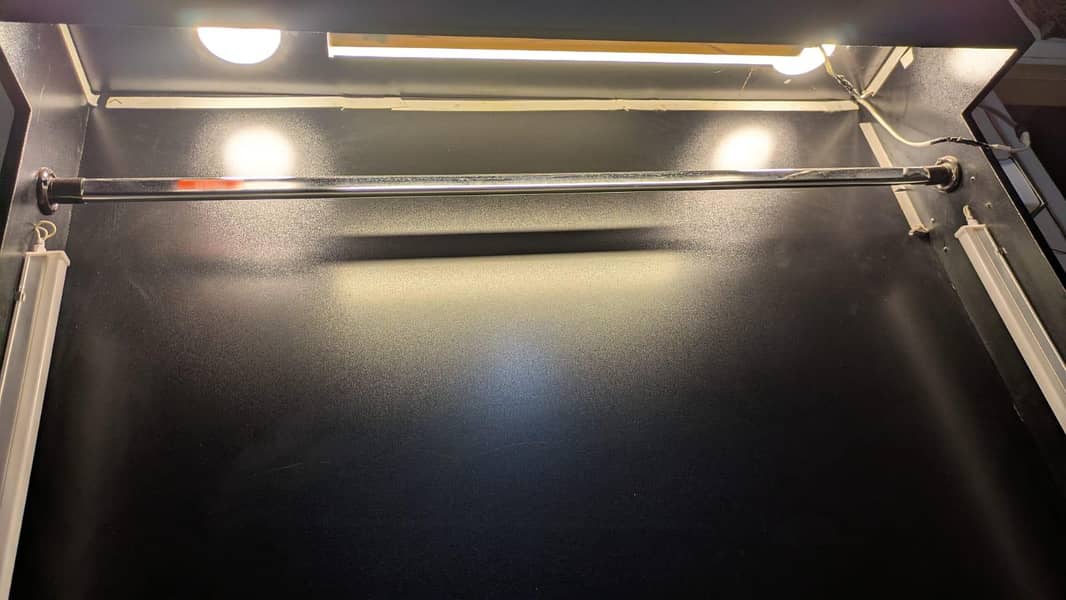 Rack with lighting 3