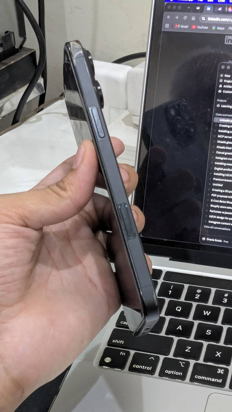 Apple iPhone 16 Pro Max 6