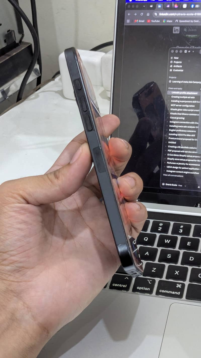 Apple iPhone 16 Pro Max 9