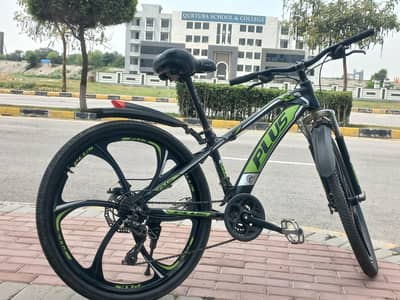 Premium PLUS Bicycle – Stylish Alloy Wheels | Excellent Condition