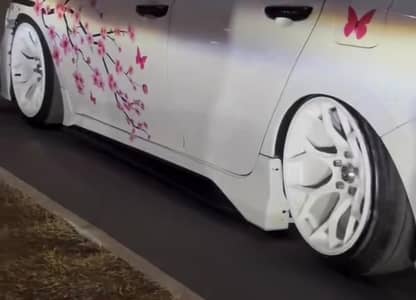 Fancy rim and tire
