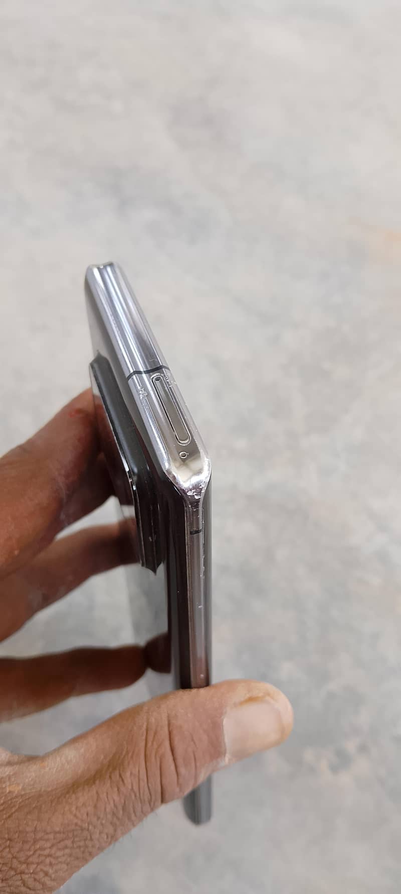 Sharp Aquos Crystal 2