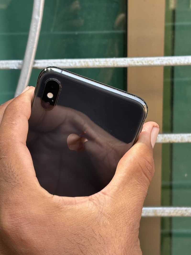 Apple iPhone XS Max 6