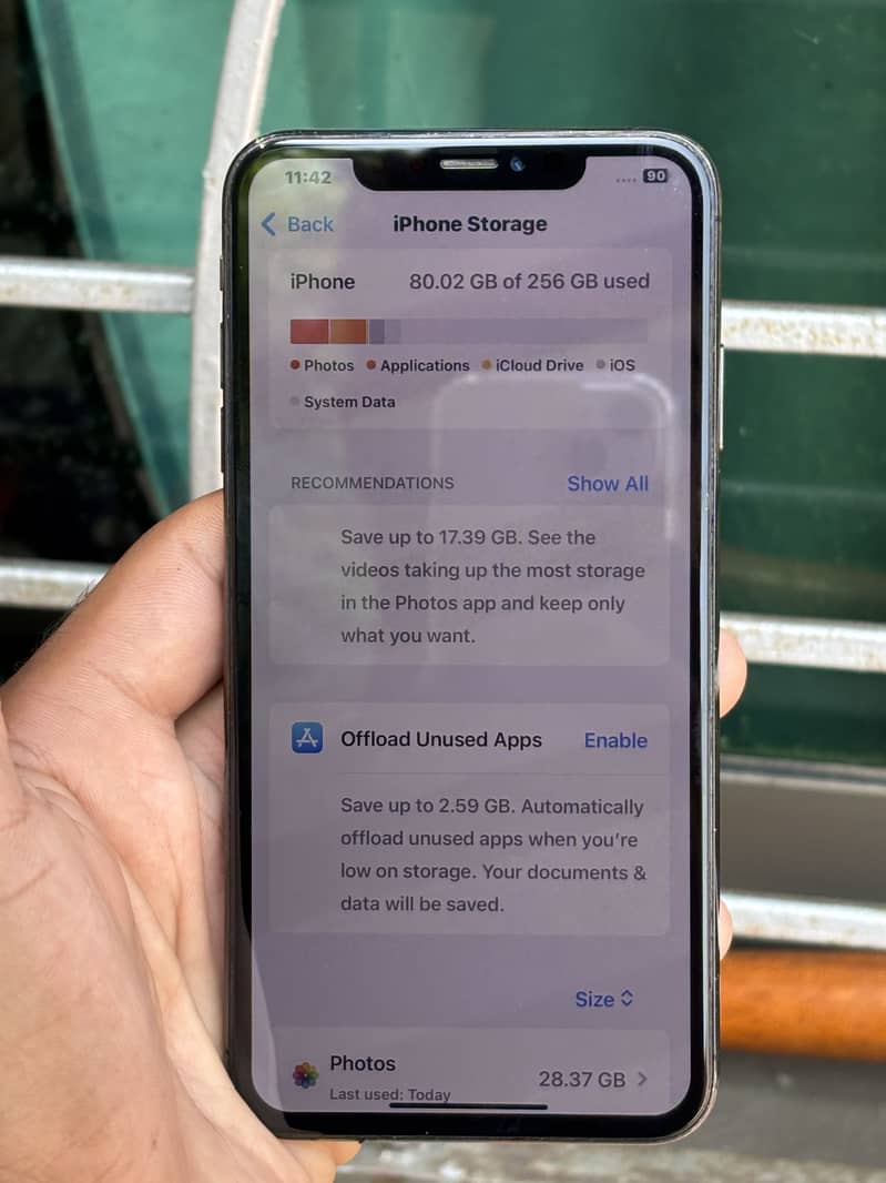 Apple iPhone XS Max 7