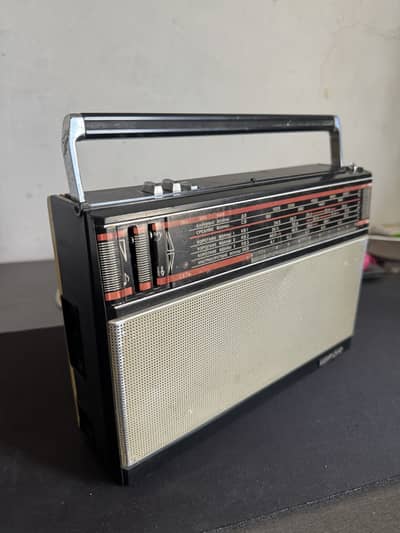 Vantage or antique radio and tape recorder