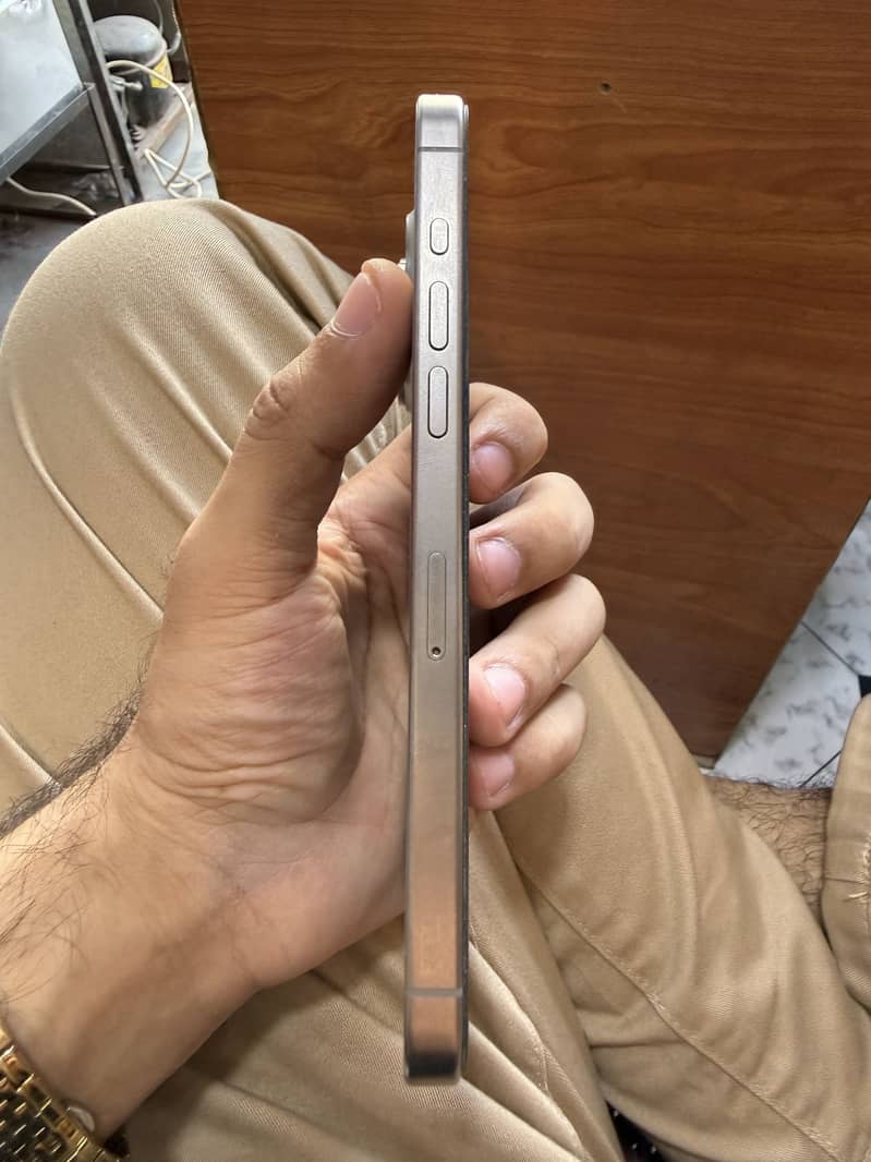 Apple iPhone 15 Pro Max 1