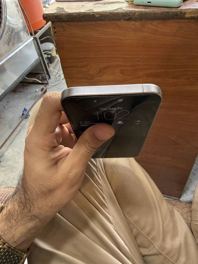 Apple iPhone 15 Pro Max 2