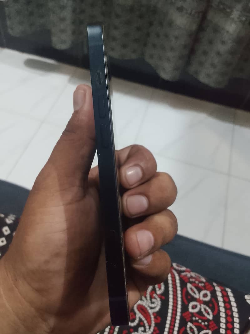 Apple iPhone 13 3