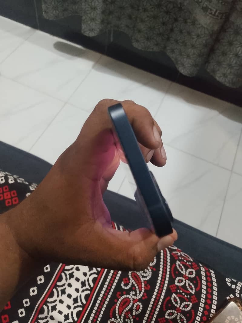 Apple iPhone 13 6