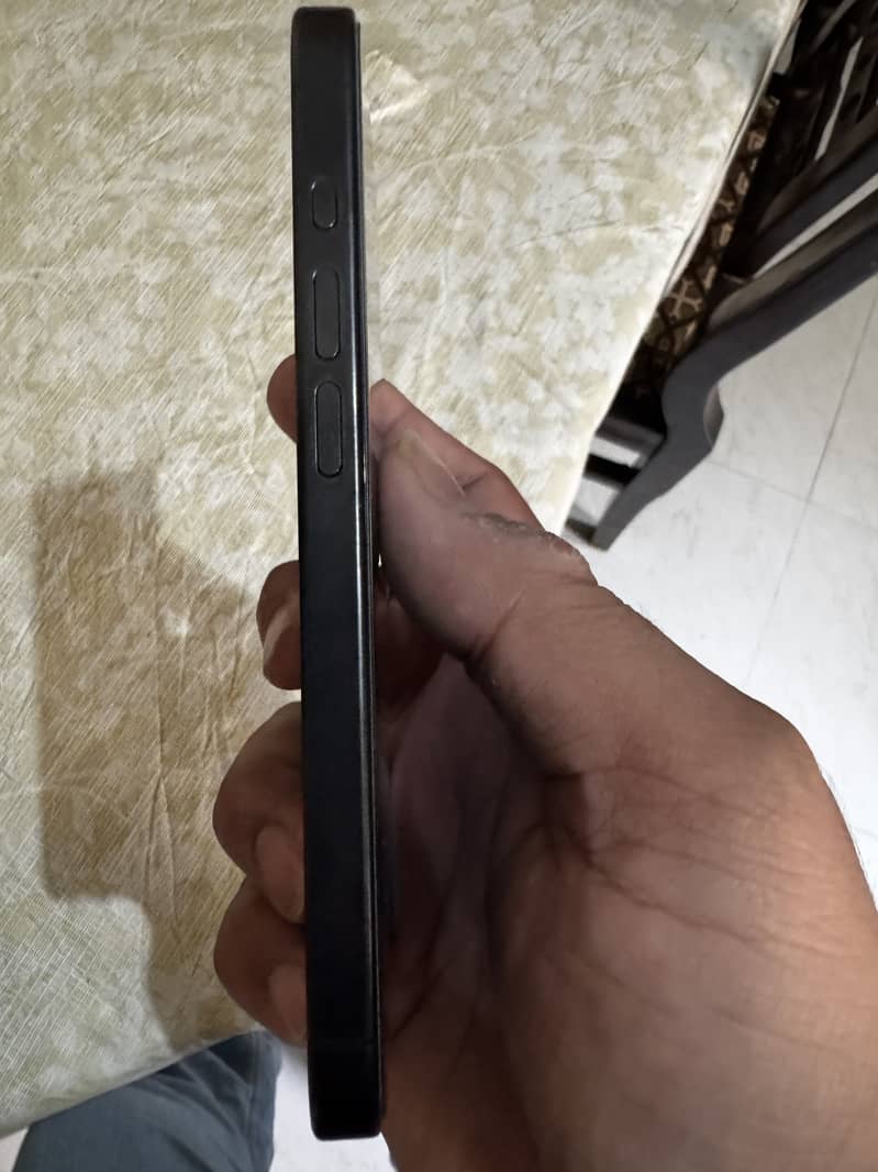 Apple iPhone 15 Pro 0