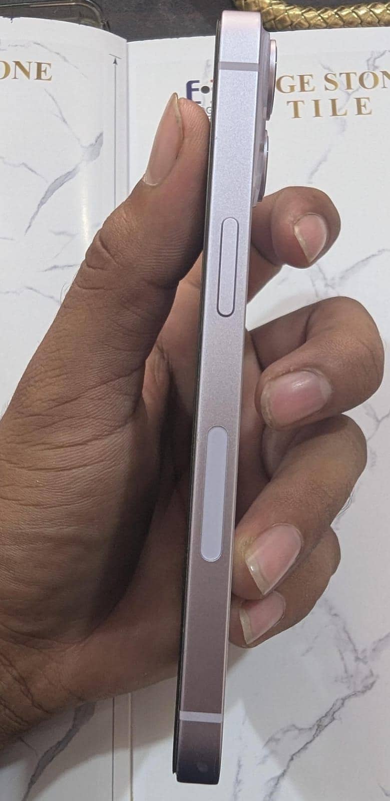 Apple iPhone 14 3