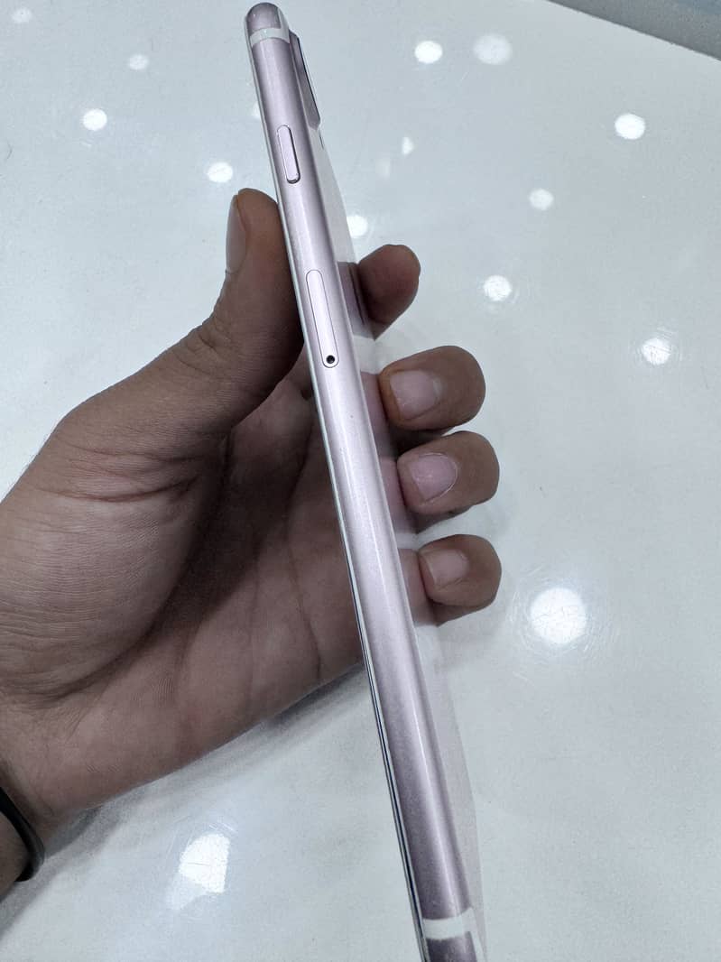 Apple iPhone 7 Plus 3