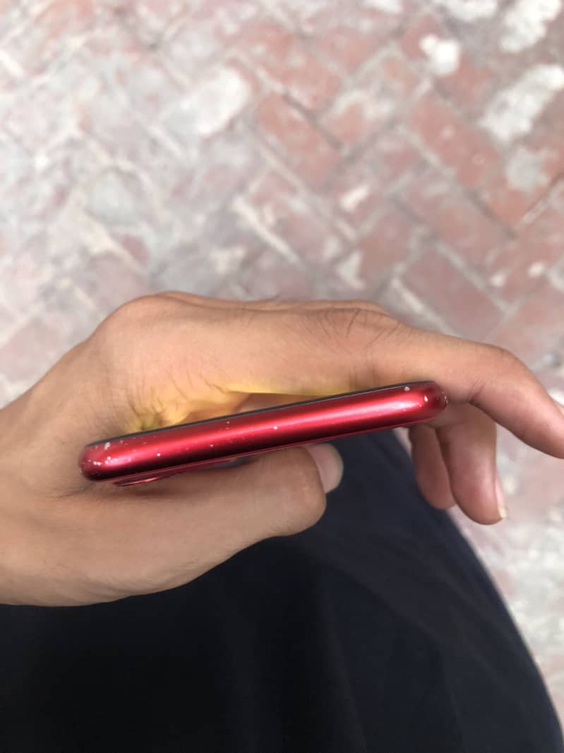 Apple iPhone 11 4