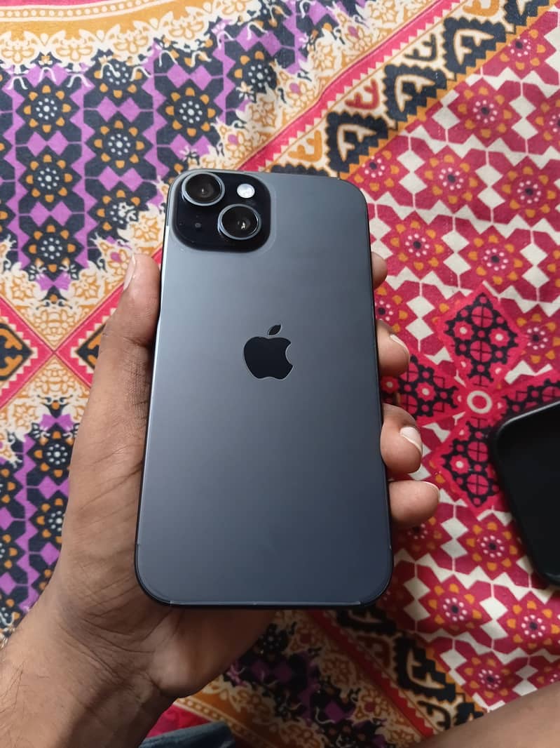 Apple iPhone 15 4