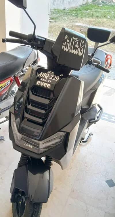 Evee S1 Air Electric Scooter | Excellent Condition | 12,000 km Driven