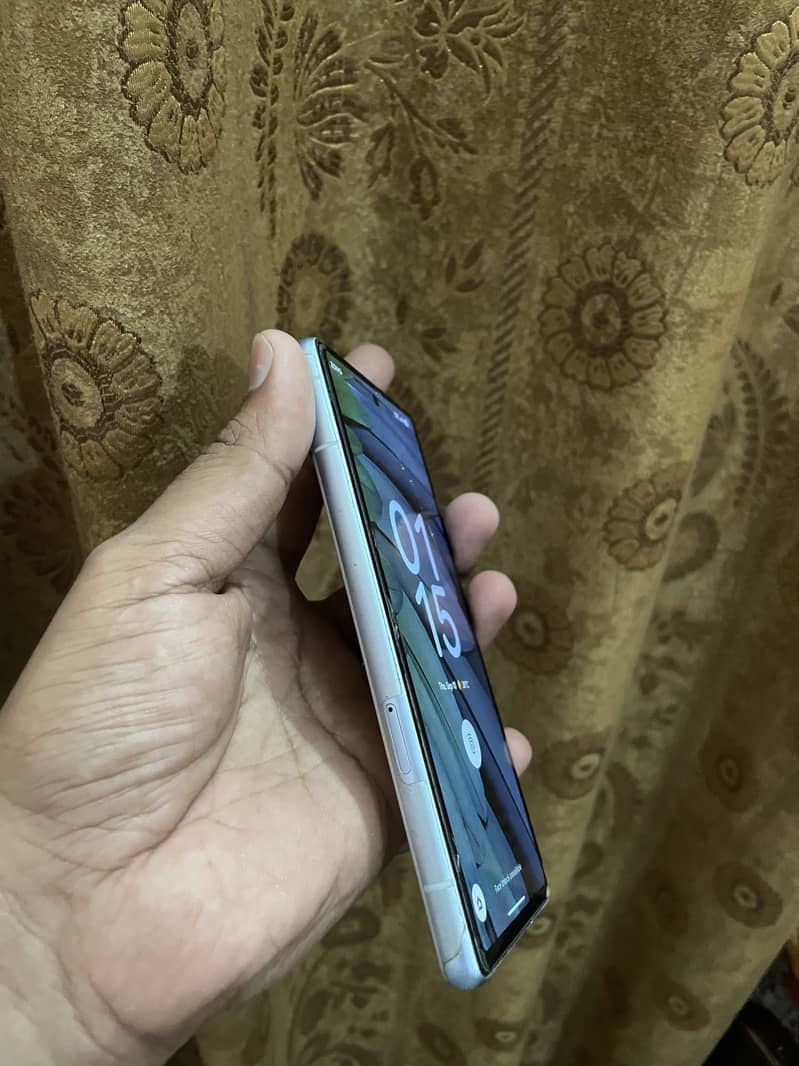 Google Pixel 7a 2