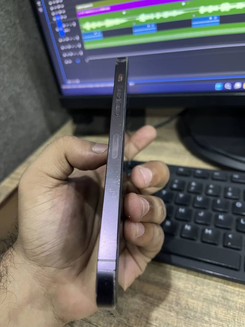 Apple iPhone 14 Pro Max 0