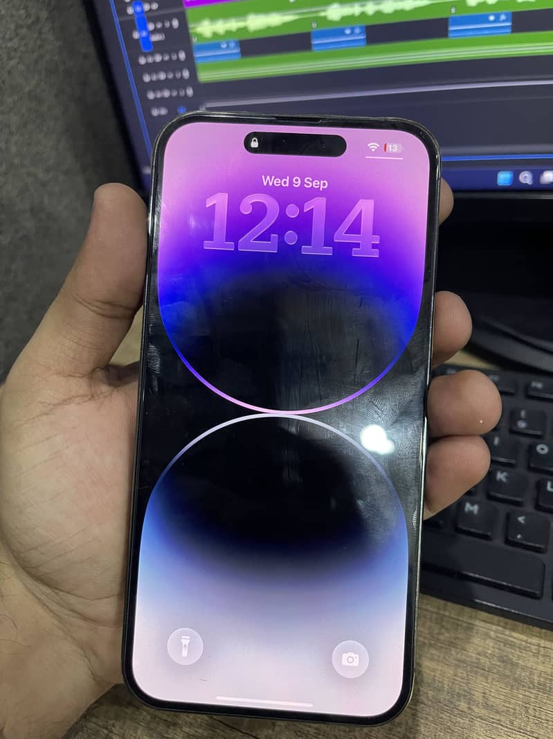 Apple iPhone 14 Pro Max 1