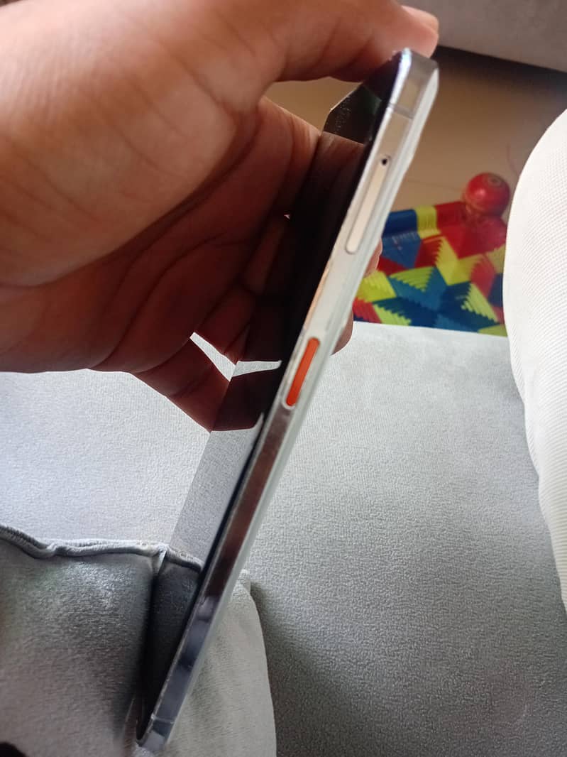 Tecno CAMON 40 Pro magar kit ha chalna ma okay ha 1