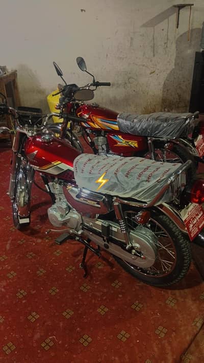 26 Model CG 125  Silver