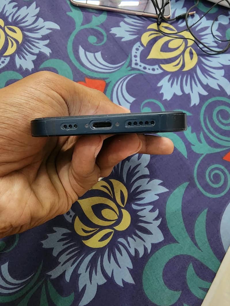Apple iPhone 14 4