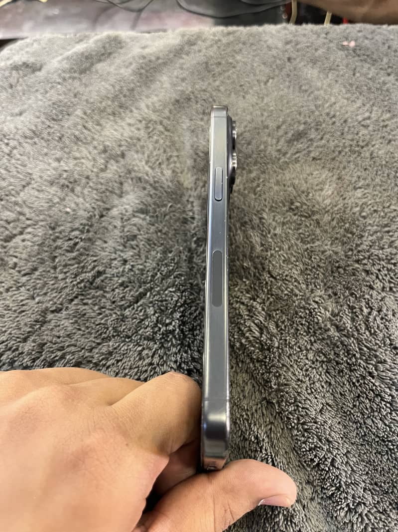 Apple iPhone 15 Pro Max 1