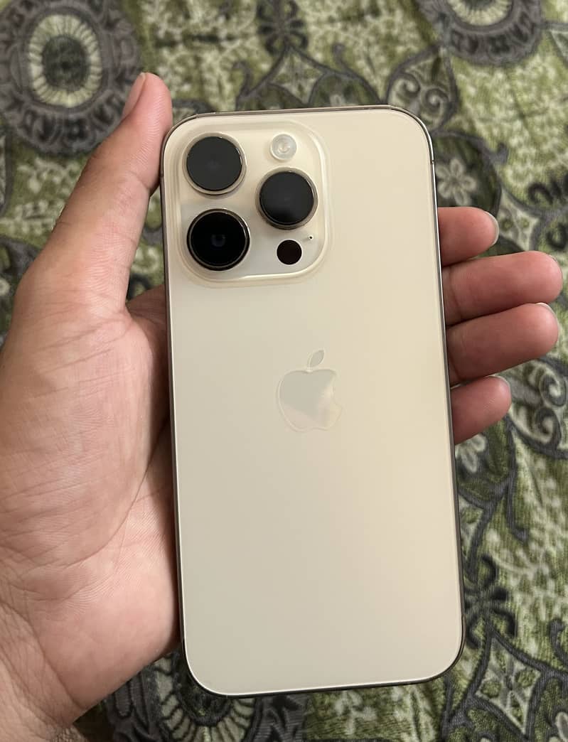 Apple iPhone 14 Pro 1