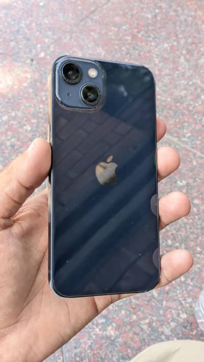 Apple iPhone 13