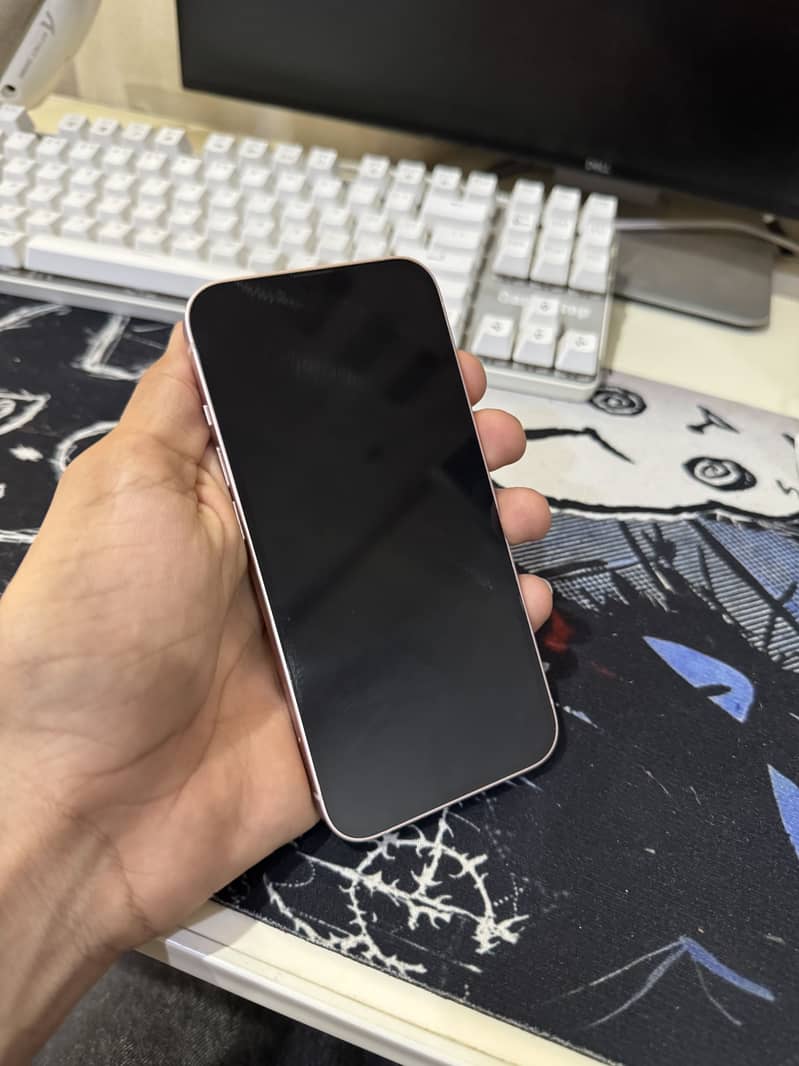 Apple iPhone 13 4