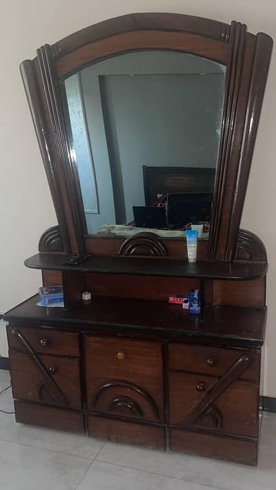 Dressing table